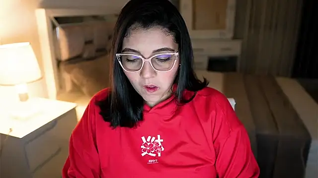 Camilaa bueno online show from October 4, 12:49 am