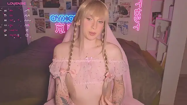 p1nkvenom online show from October 5, 5:07 pm