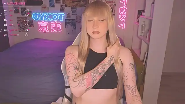 p1nkvenom online show from September 12, 5:20 pm