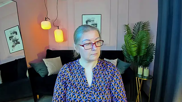 AlexandraKind online show from October 8, 1:37 pm