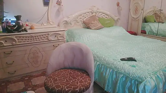 Debra Phoenix online show from November 8, 12:15 am