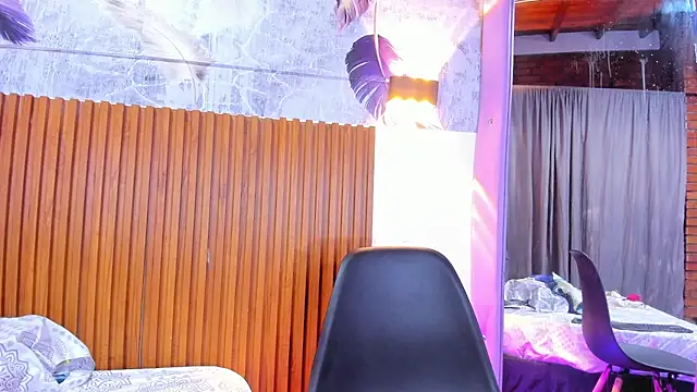 Madison-Diaz online show from April 14, 1:22 pm