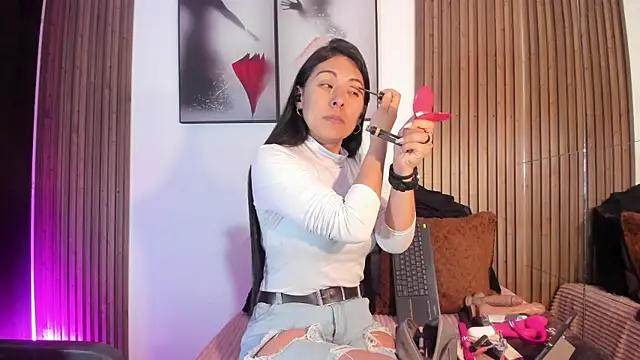 Ella Rousse online show from October 22, 1:05 pm