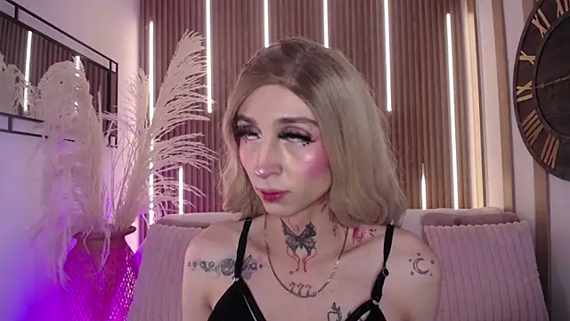 Aniie Doll online show from November 18, 8:21 pm