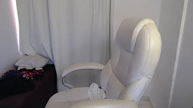 Xileny-Halliwey online show from October 17, 6:33 pm