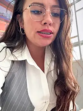 LIZ-06  online show from December 2, 5:04 pm