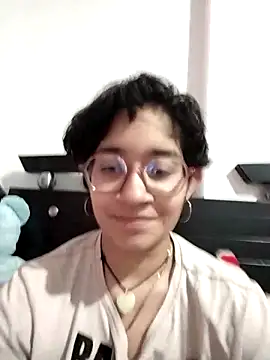 Lili Gomez  online show from December 21, 2:54 pm