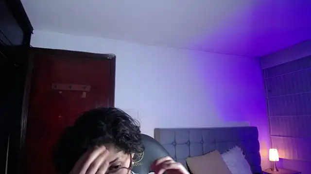 Lili Gomez  online show from October 11, 1:25 pm