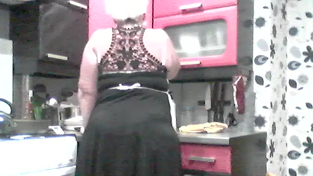 Lisa Suzie online show from February 18, 4:50 pm