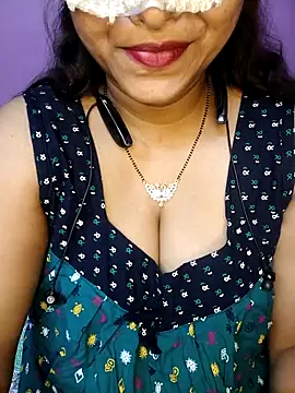 Sexy Mona Bhabhi online show from March 17, 6:23 pm