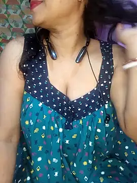 Sexy Mona Bhabhi online show from December 20, 6:01 pm