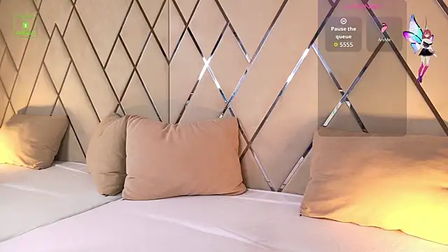 Ishtar Divine online show from November 21, 4:36 am