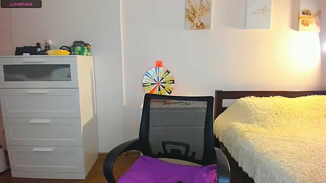 Ellista online show from March 18, 5:40 pm