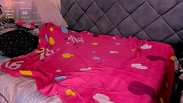 Nellyhills online show from September 13, 2:25 pm