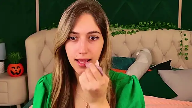 Teresa Stane online show from October 20, 5:32 am