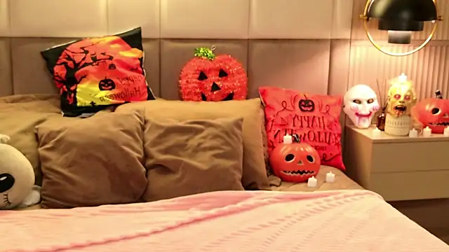 Teresa Stane online show from October 24, 5:47 am