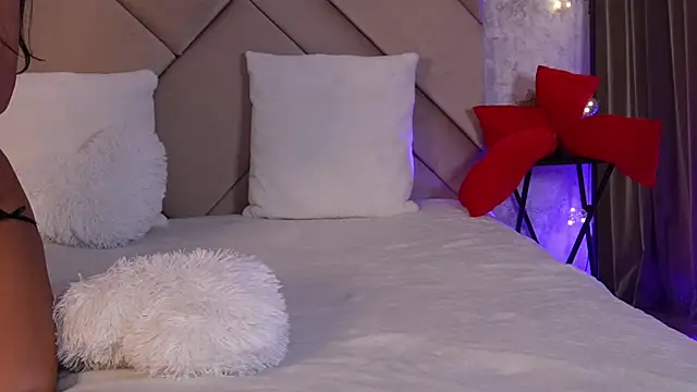 madymuse online show from December 20, 11:31 pm