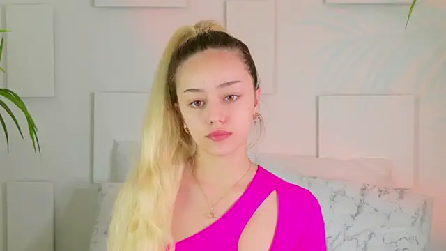 STELLA RICH online show from September 10, 9:04 pm