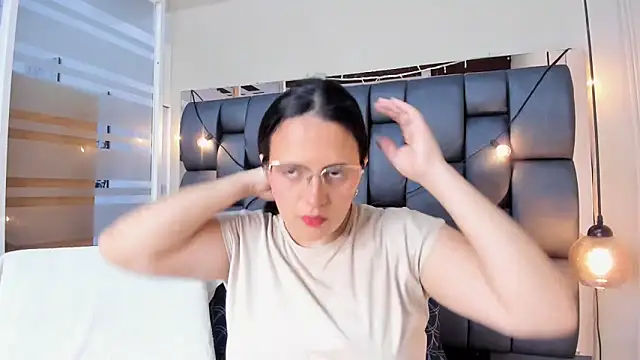 africa holmes online show from September 24, 1:48 am