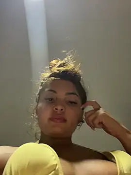 Nicollygriu online show from February 3, 3:04 am