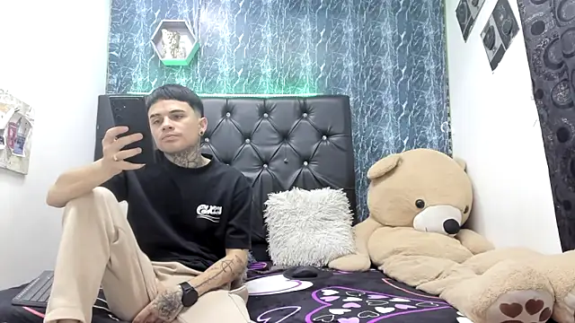 exotic hot couple online show from December 13, 9:54 pm