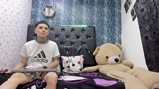 exotic hot couple online show from February 11, 9:49 pm