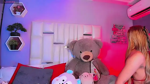 Aileen 18 online show from October 18, 4:59 am