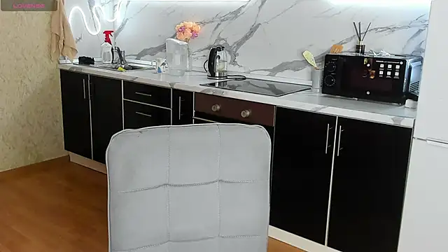 Sweet white chocolate online show from March 30, 10:26 am