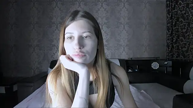 Agnes Allenn online show from October 7, 1:26 pm