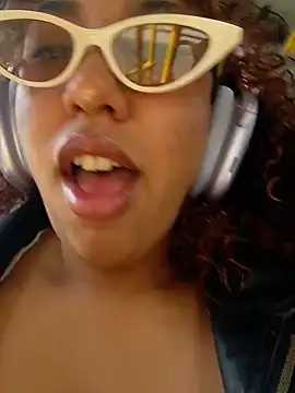 lauraltt online show from November 17, 7:47 pm