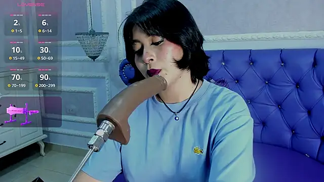 Lily Martinez online show from December 5, 4:23 am