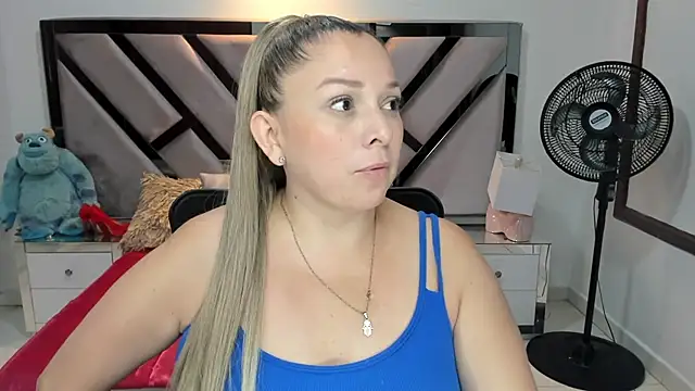 natalia5560 online show from September 14, 12:36 pm