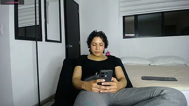 AbrilSonne online show from September 19, 12:20 am