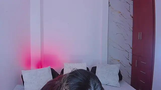 martina roldam online show from March 25, 2:06 am