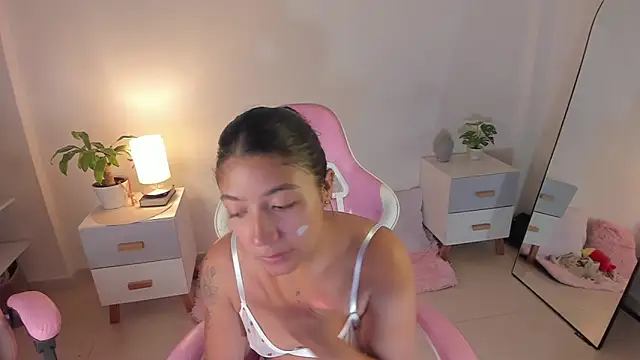 martina roldam online show from September 16, 12:18 am