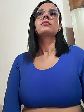 Abril jones10 online show from October 10, 10:14 pm