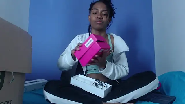 avaleri cherry online show from September 17, 3:48 am