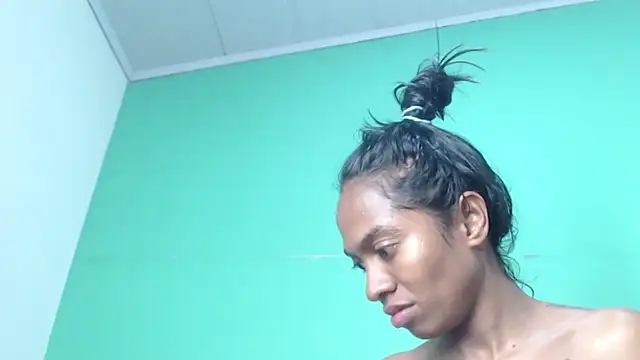 avaleri cherry online show from October 27, 11:50 am