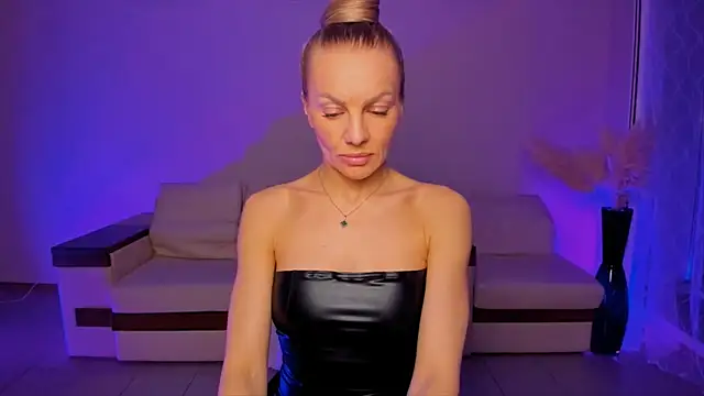 Oliva Candy online show from April 19, 9:17 pm