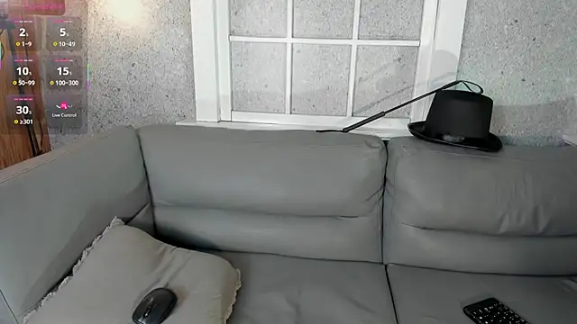 LucyLovelyy online show from October 7, 3:00 am