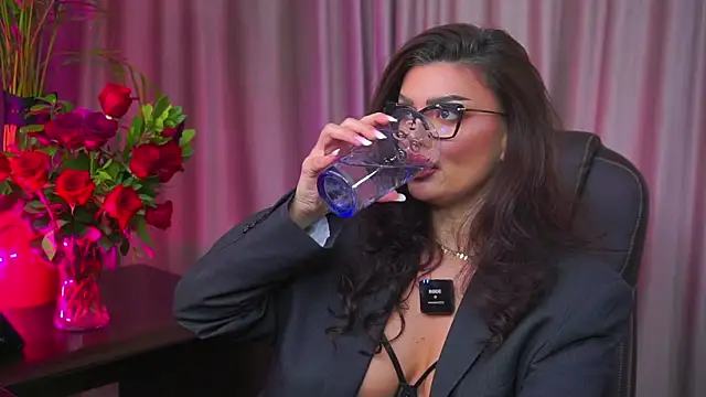 myakalifa online show from September 9, 9:36 pm