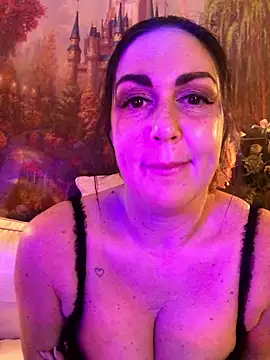 BELLAMORGANE1 online show from January 16, 6:04 pm