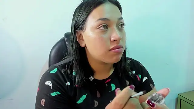 IsabellRodriguez18 online show from May 27, 3:25 am