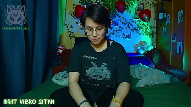 TrickyKitsune online show from March 22, 6:14 pm