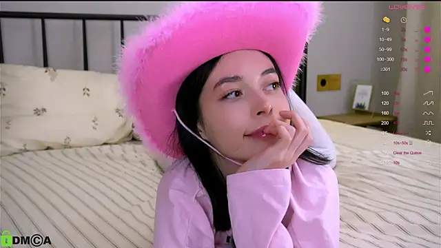 LittleOriana online show from November 15, 5:03 pm