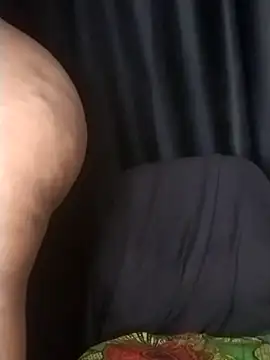 Queen-BEEE online show from November 25, 9:59 pm