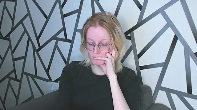 ElizabethHarpper online show from November 6, 1:44 am