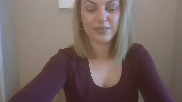 Gigi-Honey online show from November 17, 10:49 am