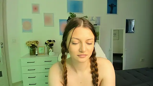 MiaVixxen online show from September 12, 4:13 am