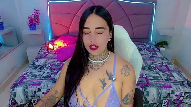 Carolaine01 online show from September 24, 7:57 pm